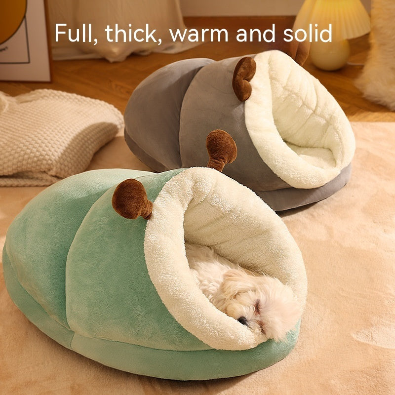 Slippers-Shaped Warm Pet Bed – Cozy Lounger for Cats & Dogs